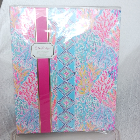 Lilly Pulitzer Three Ring Binder Featured in Splashdance - Picture 3 of 7